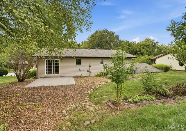 Photo 4 of Single family home for sale at 59 Glendale Dr, Glen Carbon, IL 62034 | MLS# MIS26066462 | Listing updated on 2026-10-29