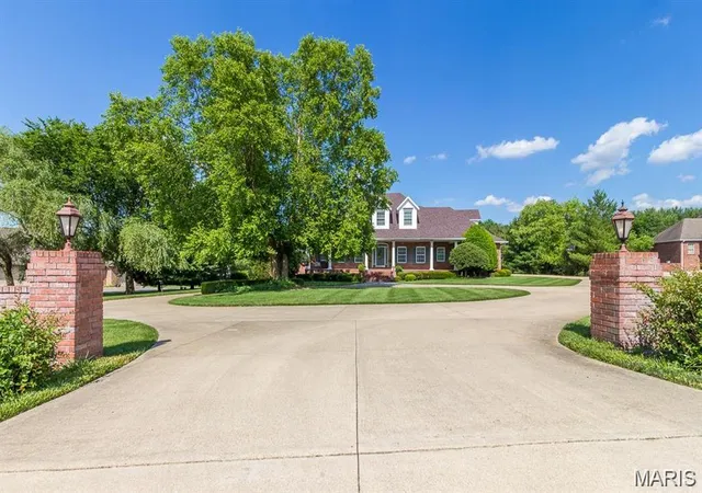 Photo 2 of Single family home for sale at 1518 Arbour Dr, Lebanon, MO 65536 | MLS# MIS26066473 | Listing updated on 2026-10-20