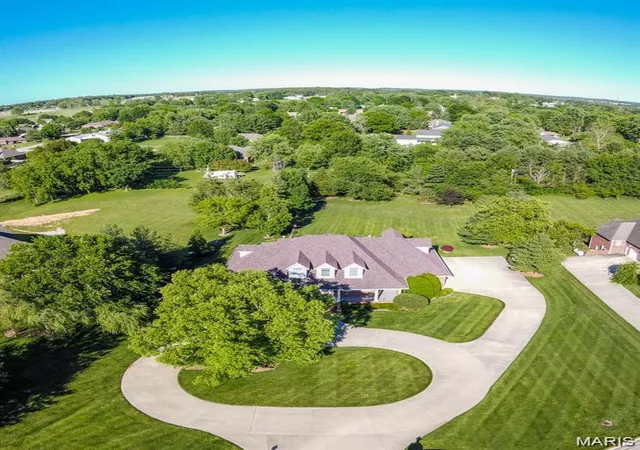 Photo 4 of Single family home for sale at 1518 Arbour Dr, Lebanon, MO 65536 | MLS# MIS26066473 | Listing updated on 2026-10-20