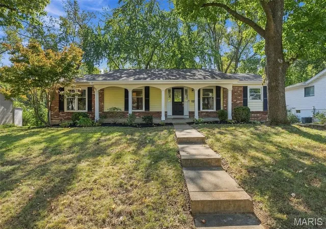 Photo 1 of Single family home for sale at 11868 Shallowbrook Dr, Saint Louis, MO 63146 | MLS# MIS26066481 | Listing updated on 2026-10-29
