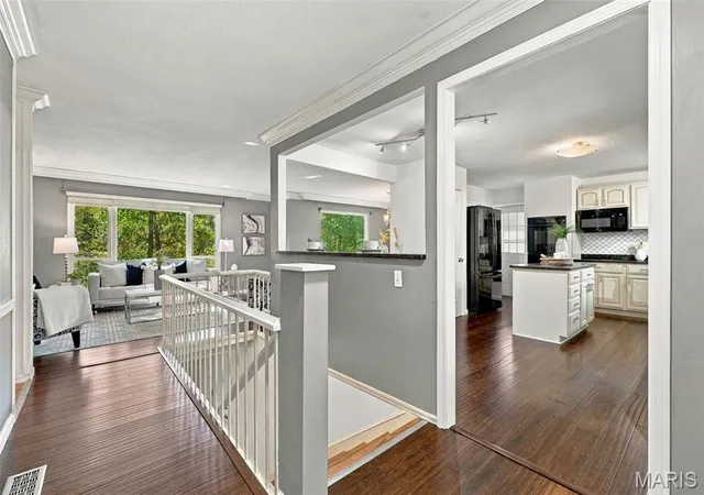 Photo 3 of Single family home for sale at 11868 Shallowbrook Dr, Saint Louis, MO 63146 | MLS# MIS26066481 | Listing updated on 2026-10-29