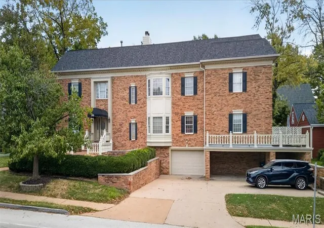 Condo for sale at 210 N Taylor Ave #B, Saint Louis, MO 63122 | MLS# MIS26066487