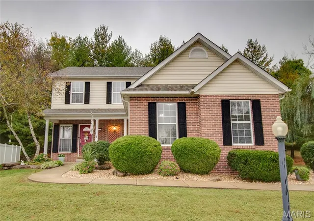 Photo 1 of Single family home for sale at 4609 Camellia Pl, Alton, IL 62002 | MLS# MIS26066488 | Listing updated on 2026-10-23