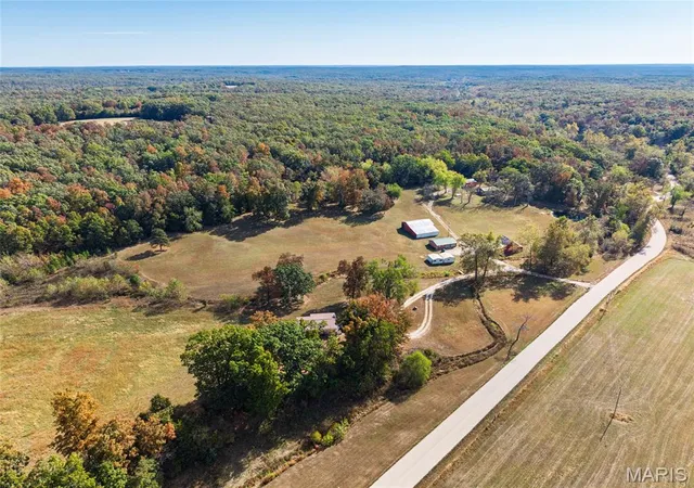 Photo 4 of Single family home for sale at 8965 Old Jackson Rd, Fredericktown, MO 63645 | MLS# MIS26066504 | Listing updated on 2026-10-22