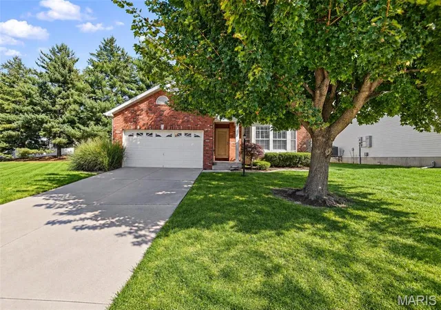 Photo 1 of Condo for sale at 1626 Mont Vista Ave, Godfrey, IL 62035 | MLS# MIS26066505 | Listing updated on 2026-10-23