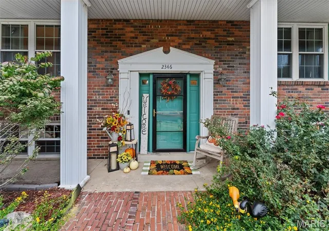 Photo 2 of Single family home for sale at 2346 Wesglen Ests Dr, Maryland Heights, MO 63043 | MLS# MIS26066526 | Listing updated on 2026-10-19