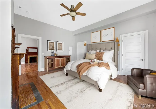 Photo 4 of Multi family home for sale at 3717 Westminster Pl, Saint Louis, MO 63108 | MLS# MIS26066527 | Listing updated on 2026-10-29
