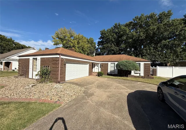 Photo 2 of Single family home for sale at 3404 Princeton Dr, Granite City, IL 62040 | MLS# MIS26066531 | Listing updated on 2026-10-27