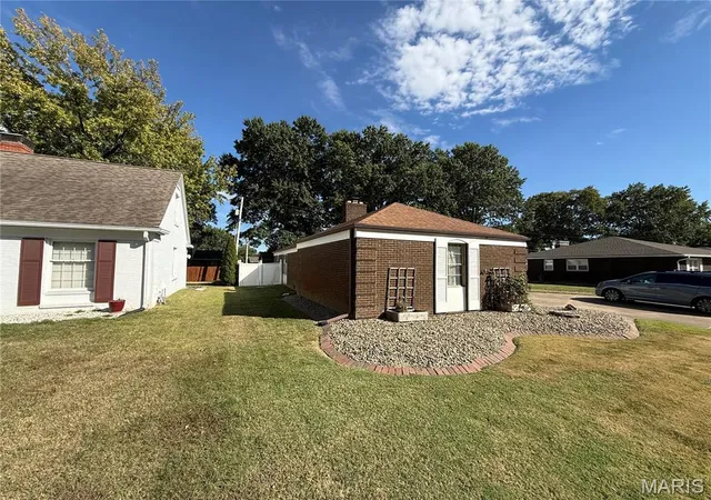 Photo 3 of Single family home for sale at 3404 Princeton Dr, Granite City, IL 62040 | MLS# MIS26066531 | Listing updated on 2026-10-27