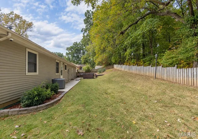 Photo 3 of Single family home for sale at 1811 Timberlane Dr, Cape Girardeau, MO 63701 | MLS# MIS26066535 | Listing updated on 2026-10-19