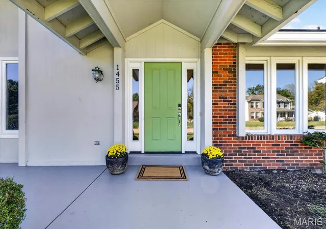 Photo 1 of Single family home for sale at 1455 Sycamore Manor Dr, Chesterfield, MO 63017 | MLS# MIS26066538 | Listing updated on 2026-10-29