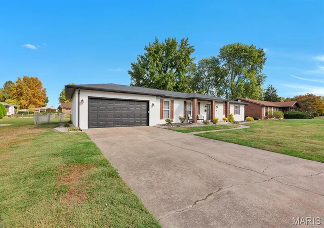 Photo 3 of Single family home for sale at 2525 Westmoreland Dr, Granite City, IL 62040 | MLS# MIS26066562 | Listing updated on 2026-10-23
