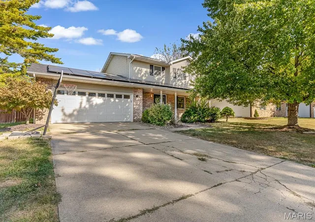 Photo 2 of Single family home for sale at 1117 Cobblestone Dr, Edwardsville, IL 62025 | MLS# MIS26066564 | Listing updated on 2026-10-18