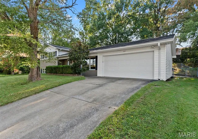 Photo 4 of Sale Pending at 1709 Westridge Dr, Cape Girardeau, MO 63701 | MLS# MIS26066568 | Listing updated on 2026-10-26