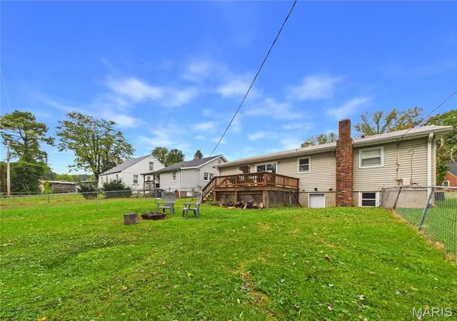 Photo 4 of Single family home for sale at 421 E Cape Rock Dr, Cape Girardeau, MO 63701 | MLS# MIS26066578 | Listing updated on 2026-10-16