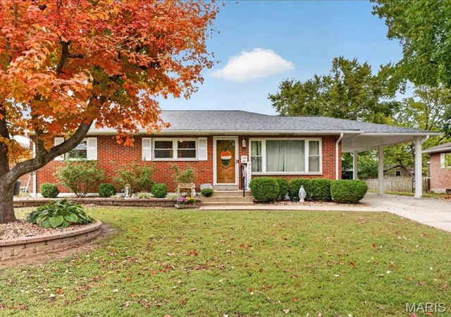 Single family home for sale at 42 Villa Dr, Granite City, IL 62040 | MLS# MIS26066594