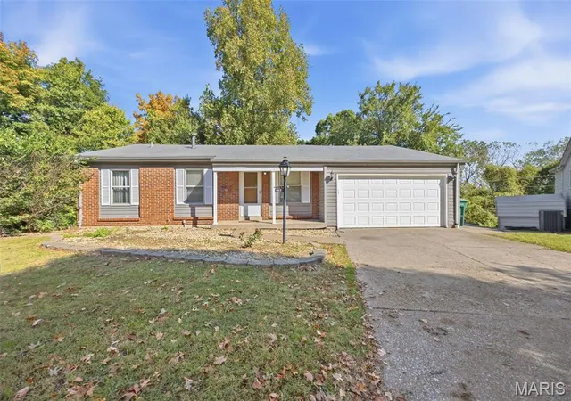 Photo 1 of Single family home for sale at 10692 Foxpath Dr, Saint Louis, MO 63137 | MLS# MIS26066595 | Listing updated on 2026-10-23