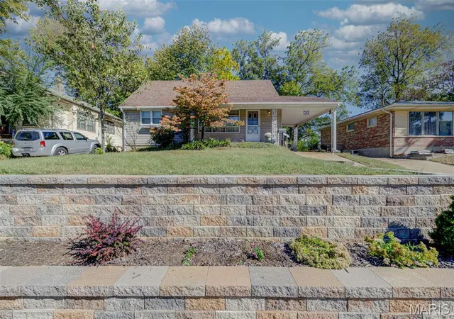 Photo 2 of Single family home for sale at 312 Saint Louis Ave, Saint Louis, MO 63135 | MLS# MIS26066610 | Listing updated on 2026-10-22