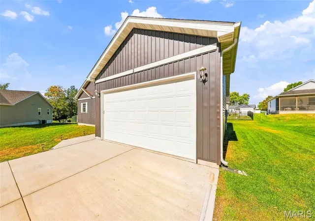 Photo 4 of Single family home for sale at 2 Redbud Cir, Jonesburg, MO 63351 | MLS# MIS26066613 | Listing updated on 2026-10-22