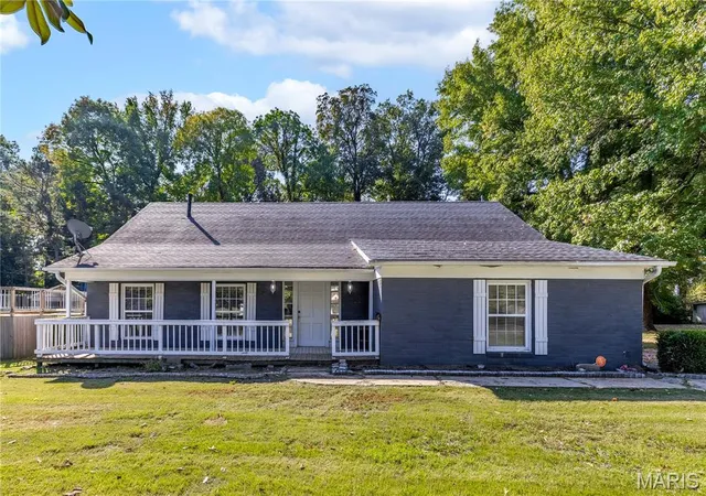 Photo 4 of Single family home for sale at 917 W Martin Ave, Campbell, MO 63933 | MLS# MIS26066619 | Listing updated on 2026-10-16