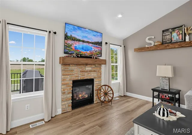 Photo 4 of Single family home for sale at 312 Waggoner Blvd, Elsberry, MO 63343 | MLS# MIS26066620 | Listing updated on 2026-10-19