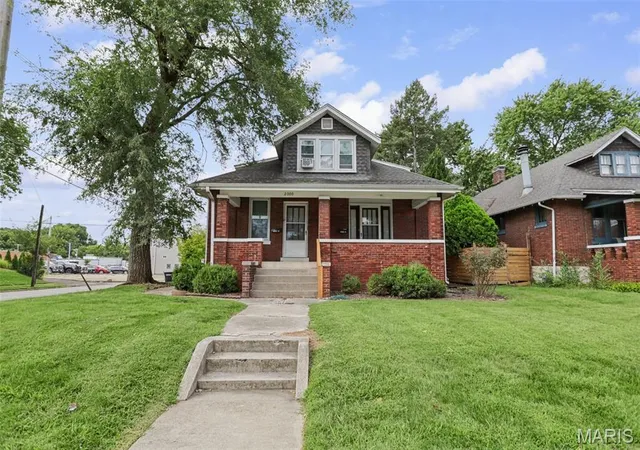 Photo 1 of Multi family home for sale at 2000 W A St, Belleville, IL 62226 | MLS# MIS26066624 | Listing updated on 2026-10-19