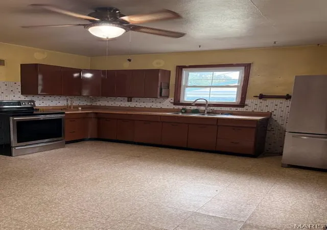 Photo 4 of Single family home for sale at 226 W 2nd Street, East Saint Louis, IL 62206 | MLS# MIS26066631 | Listing updated on 2026-10-16