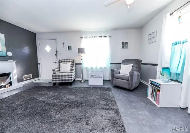 Photo 1 of Single family home for sale at 805 Victory Dr, Collinsville, IL 62234 | MLS# MIS26066636 | Listing updated on 2026-10-21