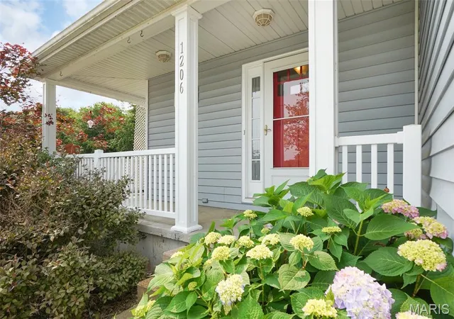 Photo 3 of Single family home for sale at 1206 Deer Run Dr, Washington, MO 63090 | MLS# MIS26066641 | Listing updated on 2026-10-16