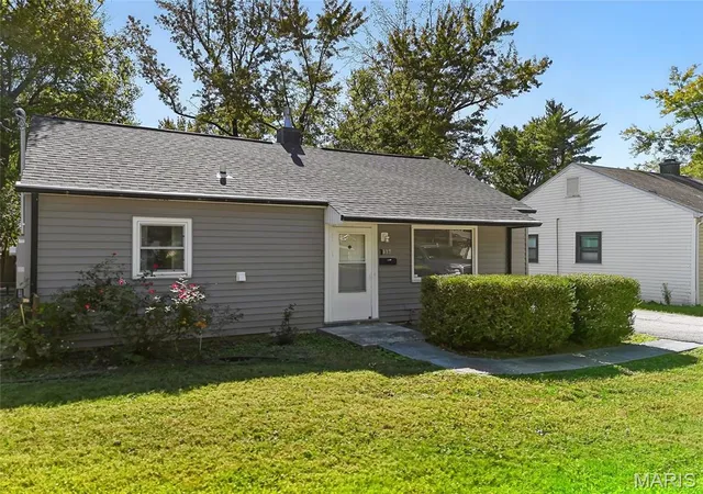 Photo 2 of Single family home for sale at 118 Paul Ave, Saint Louis, MO 63135 | MLS# MIS26066650 | Listing updated on 2026-10-19