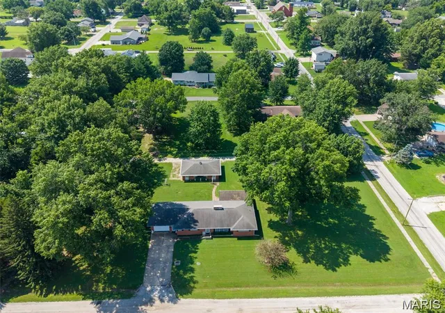 Photo 3 of Single family home for sale at 606 E 2nd South St, Mount Olive, IL 62069 | MLS# MIS26066652 | Listing updated on 2026-10-19