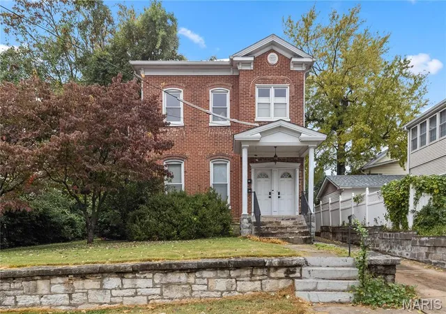 Photo 1 of Multi family home for sale at 824 Henry St, Alton, IL 62002 | MLS# MIS26066671 | Listing updated on 2026-10-19