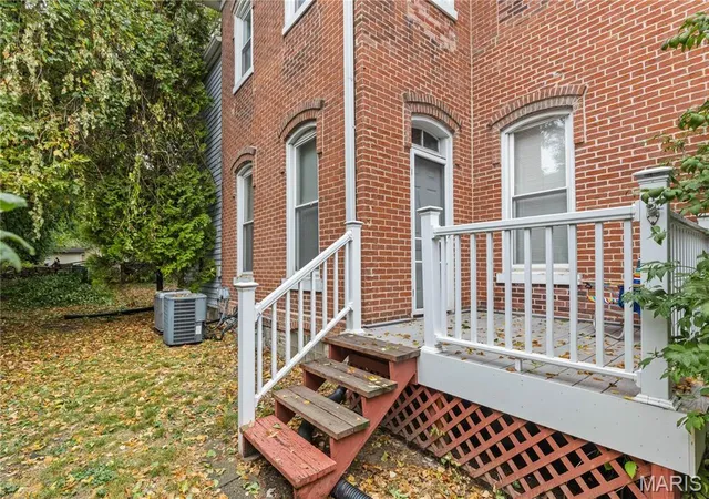 Photo 3 of Multi family home for sale at 824 Henry St, Alton, IL 62002 | MLS# MIS26066671 | Listing updated on 2026-10-19
