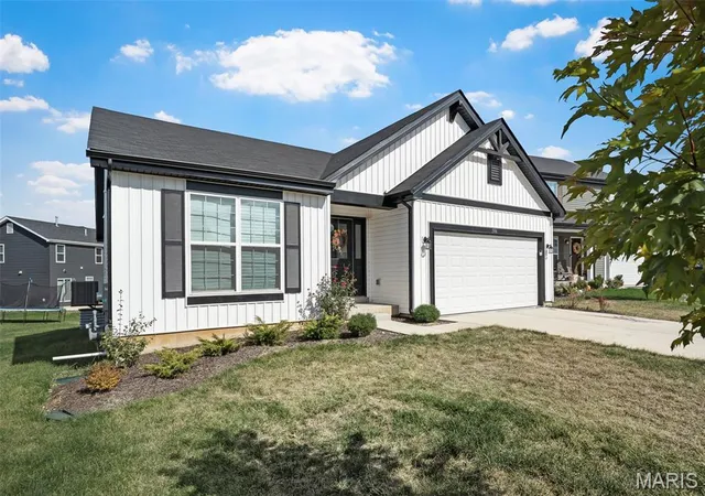 Photo 2 of Single family home for sale at 506 Westhaven Manor Dr, Wentzville, MO 63385 | MLS# MIS26066672 | Listing updated on 2026-10-22
