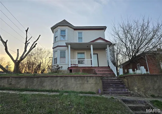 Single family home for sale at 122 S 2nd Street, De Soto, MO 63020 | MLS# MIS26066703
