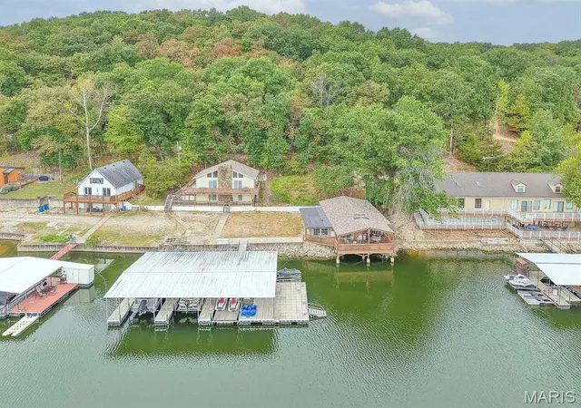 Photo 4 of Single family home for sale at 159/167 Bermuda Dr, Camdenton, MO 65020 | MLS# MIS26066704 | Listing updated on 2026-10-19