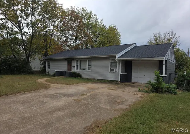 Photo 2 of Single family home for sale at 606 Aldergate St, Farmington, MO 63640 | MLS# MIS26066709 | Listing updated on 2026-10-20