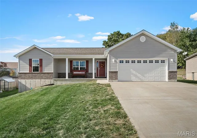 Single family home for sale at 353 Dry Frk Xing, Warrenton, MO 63383 | MLS# MIS26066718