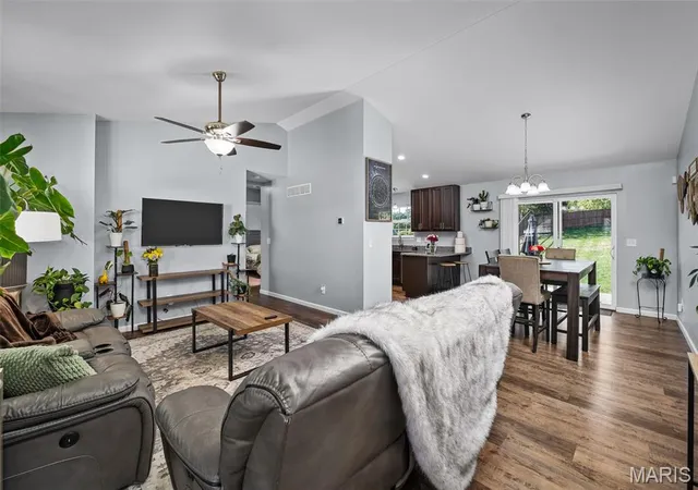Photo 3 of Single family home for sale at 353 Dry Frk Xing, Warrenton, MO 63383 | MLS# MIS26066718 | Listing updated on 2026-10-22
