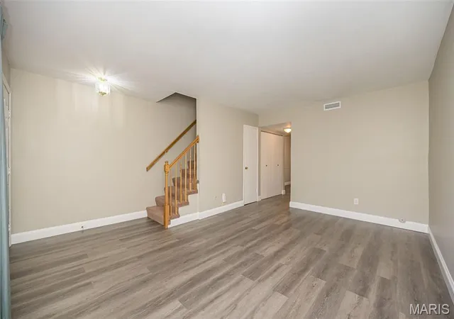 Photo 4 of Condo for sale at 4256 Eiffel Dr, Saint Louis, MO 63125 | MLS# MIS26066719 | Listing updated on 2026-10-22