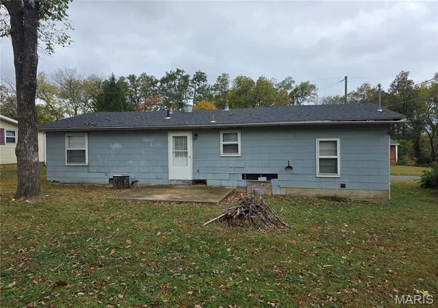 Photo 3 of Single family home for sale at 816 Taylor Ave, Farmington, MO 63640 | MLS# MIS26066724 | Listing updated on 2026-10-26
