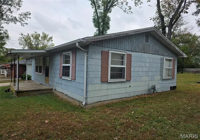 Photo 3 of Single family home for sale at 816 Taylor Ave, Farmington, MO 63640 | MLS# MIS26066724 | Listing updated on 2026-10-26