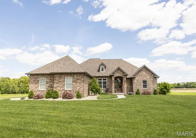 Photo 1 of Single family home for sale at 409 Willow Bnd Ln, O Fallon, IL 62269 | MLS# MIS26066739 | Listing updated on 2026-10-20