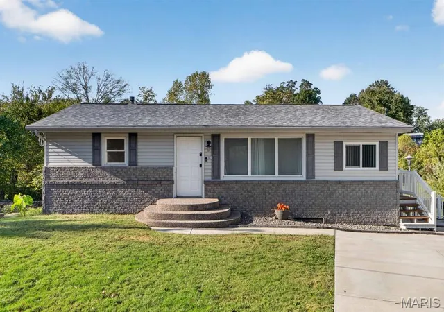 Single family home for sale at 27 Lillian Dr, Saint Charles, MO 63304 | MLS# MIS26066747