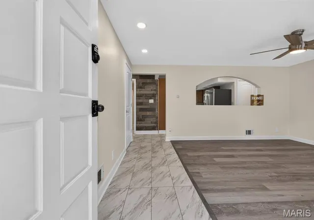 Photo 4 of Single family home for sale at 27 Lillian Dr, Saint Charles, MO 63304 | MLS# MIS26066747 | Listing updated on 2026-10-26