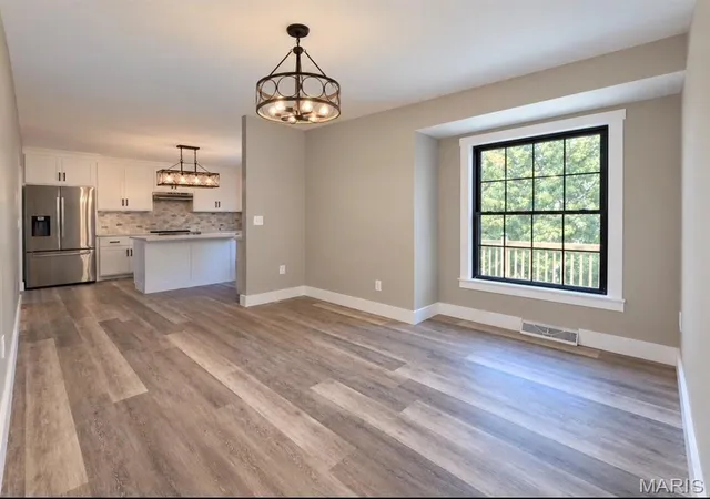 Photo 4 of Single family home for sale at 6 Kathryn Dr, Saint James, MO 65559 | MLS# MIS26066751 | Listing updated on 2026-10-22