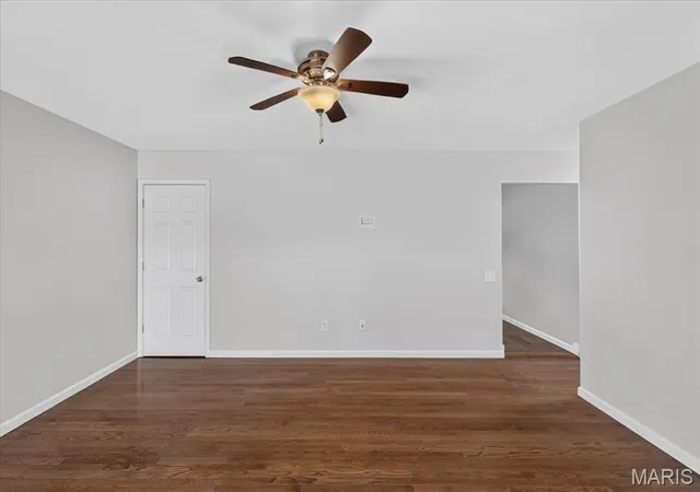 Photo 3 of Single family home for sale at 3219 Edgeworth Ln, Saint Charles, MO 63301 | MLS# MIS26066757 | Listing updated on 2026-10-26
