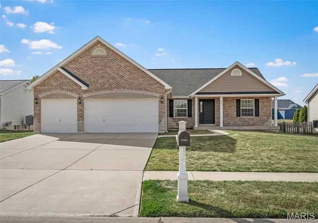 Photo 1 of Single family home for sale at 757 Lost Cyn Blvd, Wentzville, MO 63385 | MLS# MIS26066760 | Listing updated on 2026-10-22