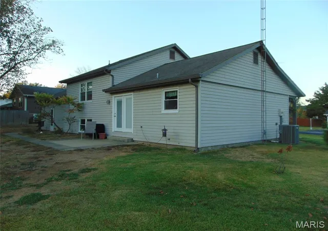 Photo 4 of Single family home for sale at 710 Palace Dr, Pinckneyville, IL 62274 | MLS# MIS26066774 | Listing updated on 2026-10-16
