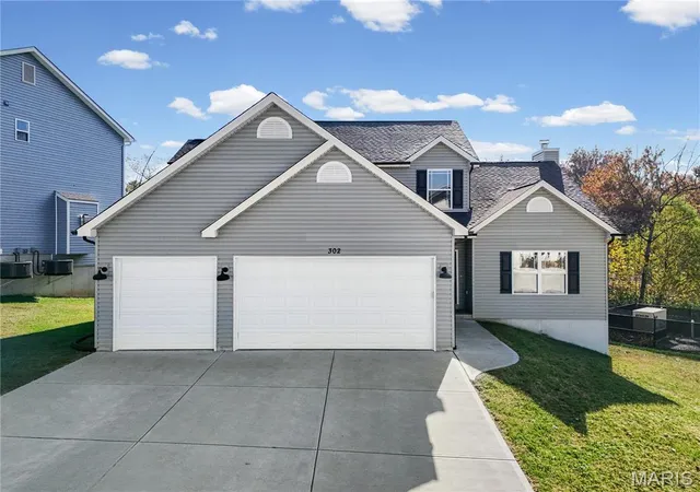 Photo 1 of Single family home for sale at 302 Wolf Pack Dr, Imperial, MO 63052 | MLS# MIS26066782 | Listing updated on 2026-10-29